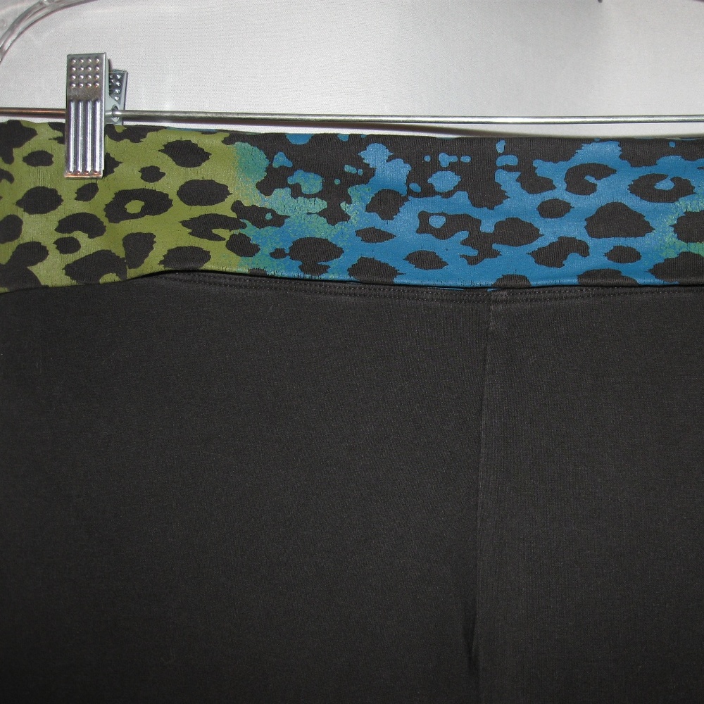 VS Yoga Animal Print Waist Cropped Yoga Pants